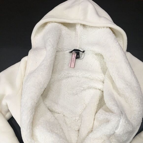 Victoria's Secret LUXE thicker Sherpa Hooded Robe - Picture 5 of 10